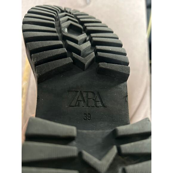 Zara Studded Chelsea Boots Black 39 Biker Combat Goth Club - Picture 5 of 5